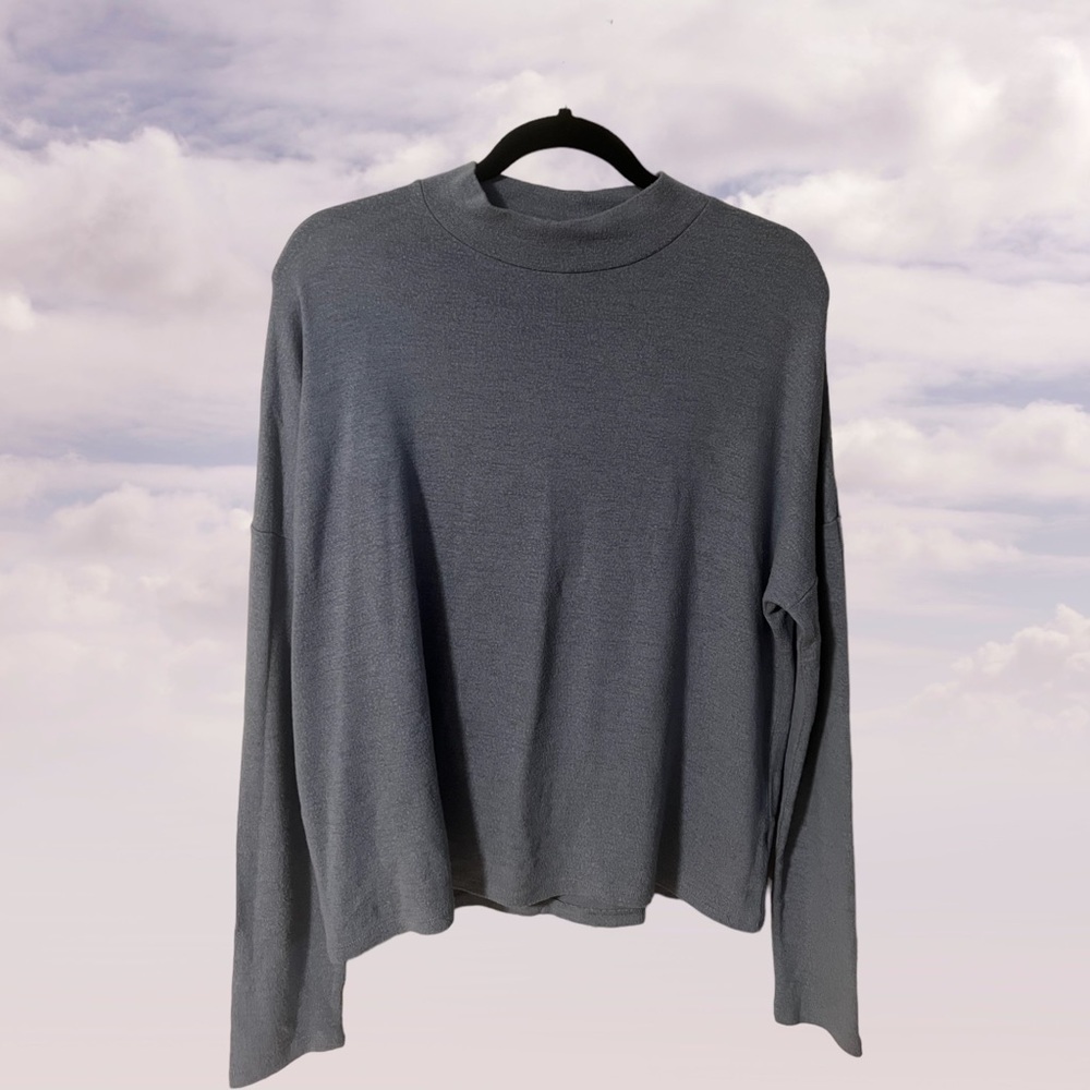 A Twik top in blue and a size large - Picture 1 of 5